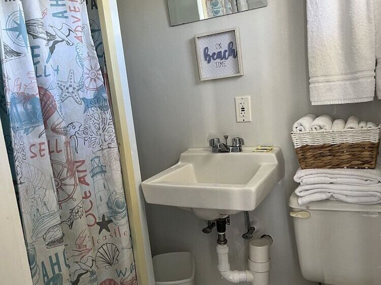 Marvin Gardens Motel