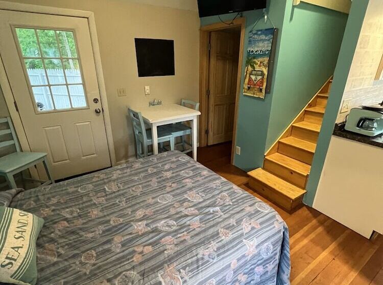 Marvin Gardens Motel