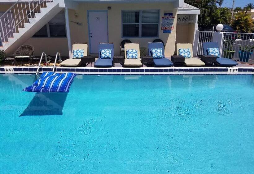 فندق على الطريق Ashley Brooke Beach Resort