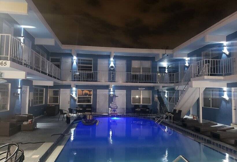 فندق على الطريق Ashley Brooke Beach Resort