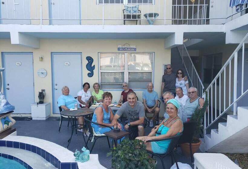 فندق على الطريق Ashley Brooke Beach Resort