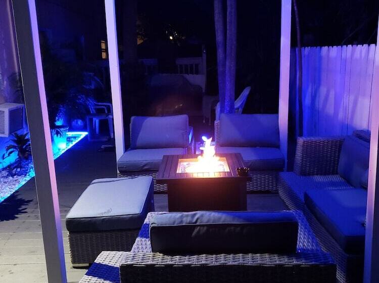 فندق على الطريق Ashley Brooke Beach Resort