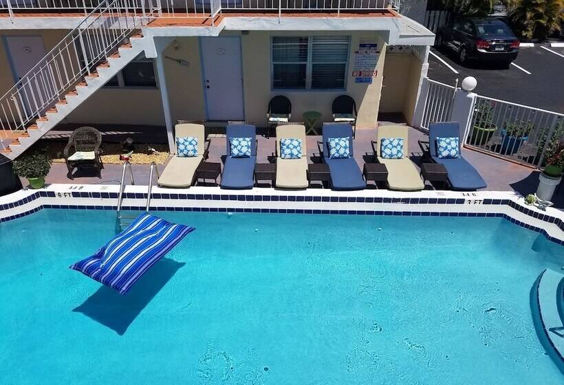 فندق على الطريق Ashley Brooke Beach Resort