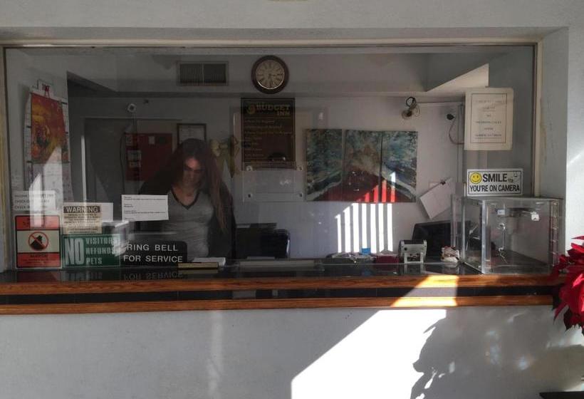 فندق على الطريق Budget Inn