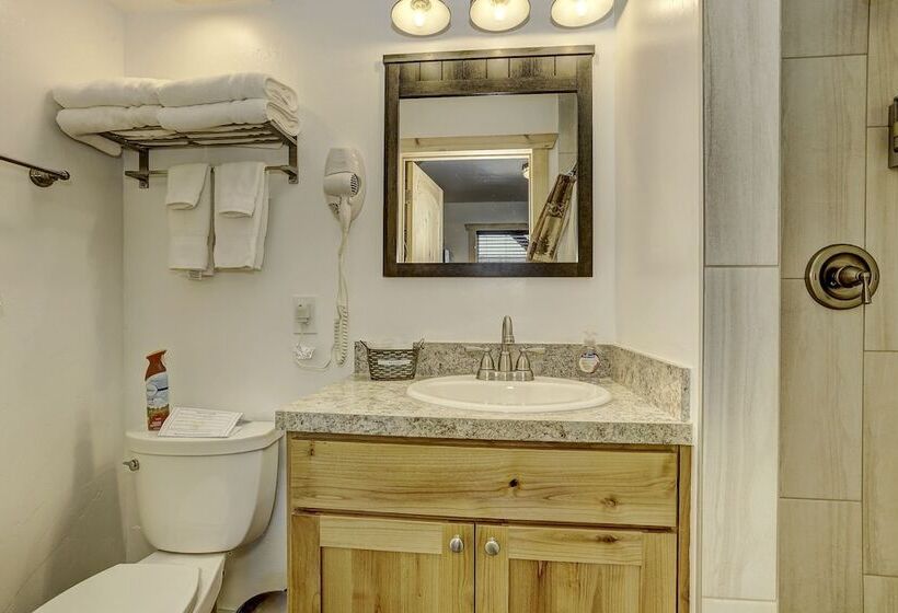 فندق على الطريق Cascade Lake Inn