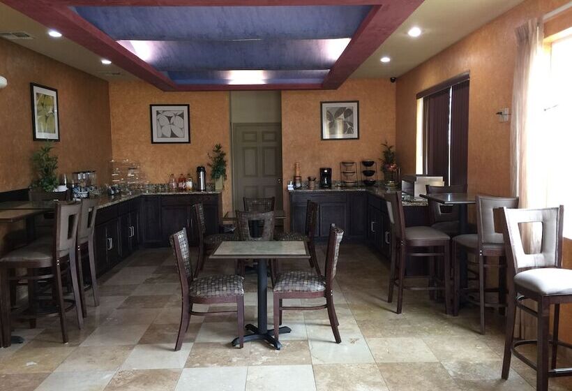 فندق على الطريق Pearsall Inn And Suites