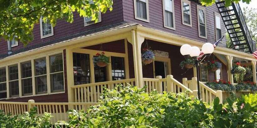 펜션 Central House Inn