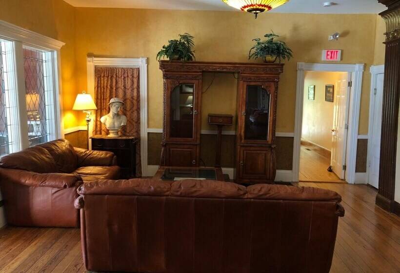 펜션 Central House Inn