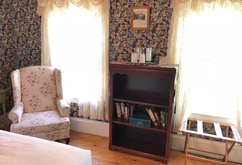 펜션 Central House Inn