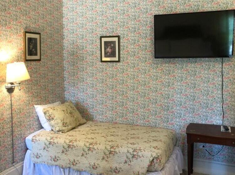 펜션 Central House Inn