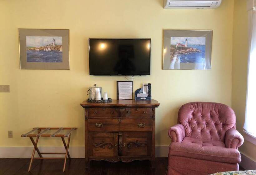 펜션 Central House Inn