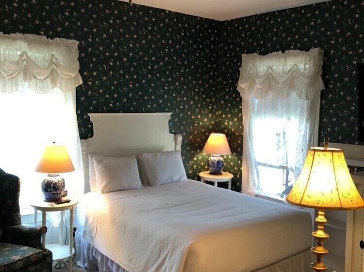 펜션 Central House Inn