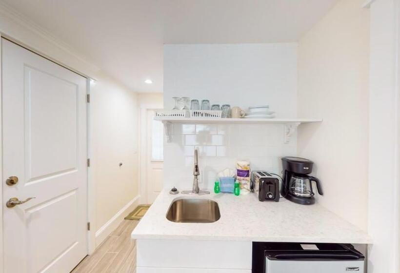 Seabreeze At Anna Maria Island Inn