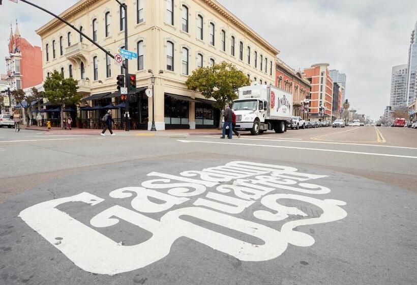Kasa Gaslamp Quarter San Diego