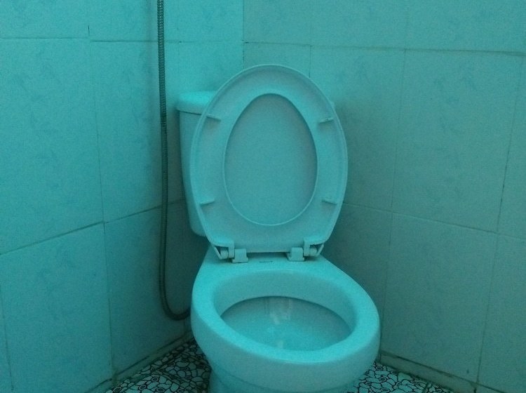 A De Homestay  Hostel