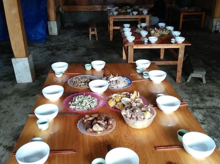 A De Homestay  Hostel