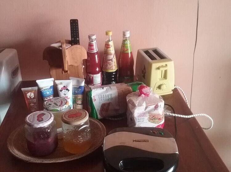 Arunrat Guesthouse   Hostel