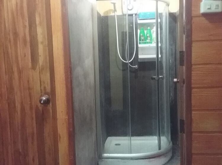 Arunrat Guesthouse   Hostel