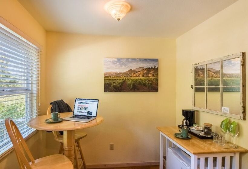 Aurora Park Cottages