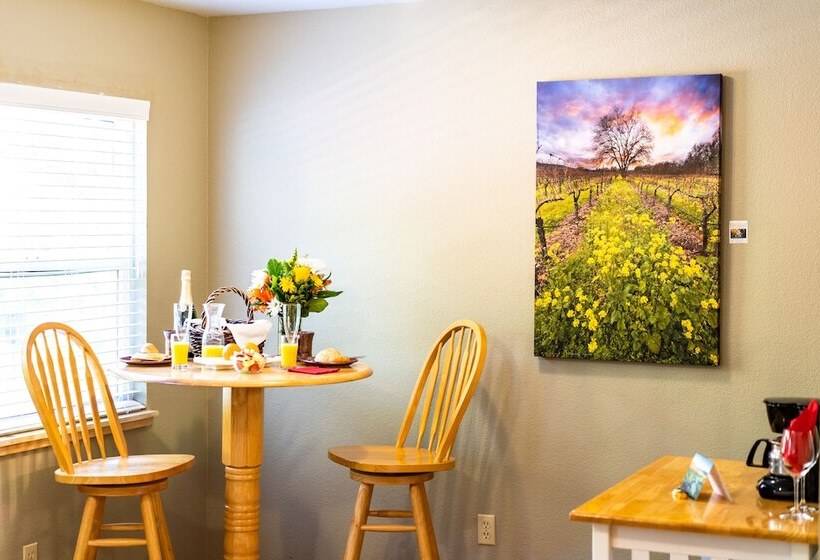 Aurora Park Cottages