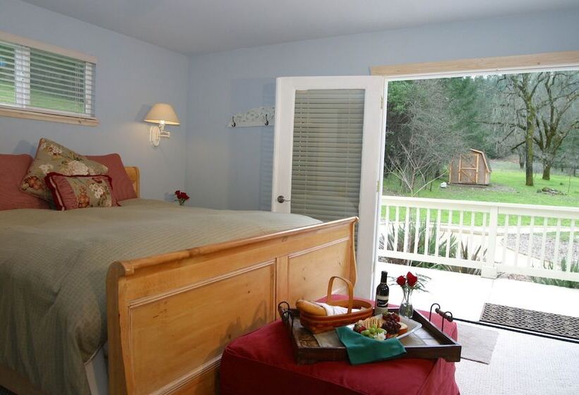 Aurora Park Cottages