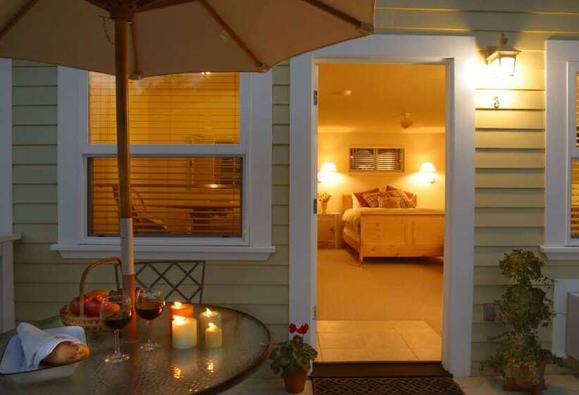 Aurora Park Cottages