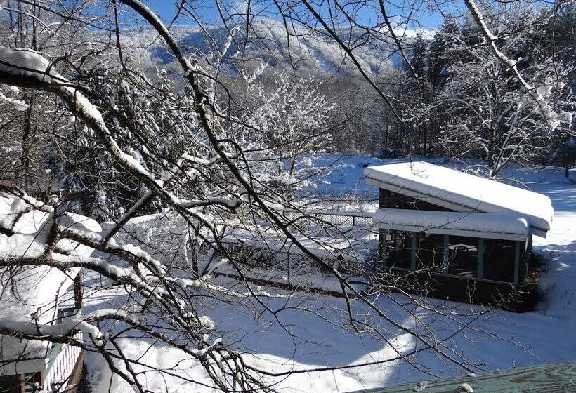 مبيت وإفطار Blue Gentian Lodge At Magic Mountain