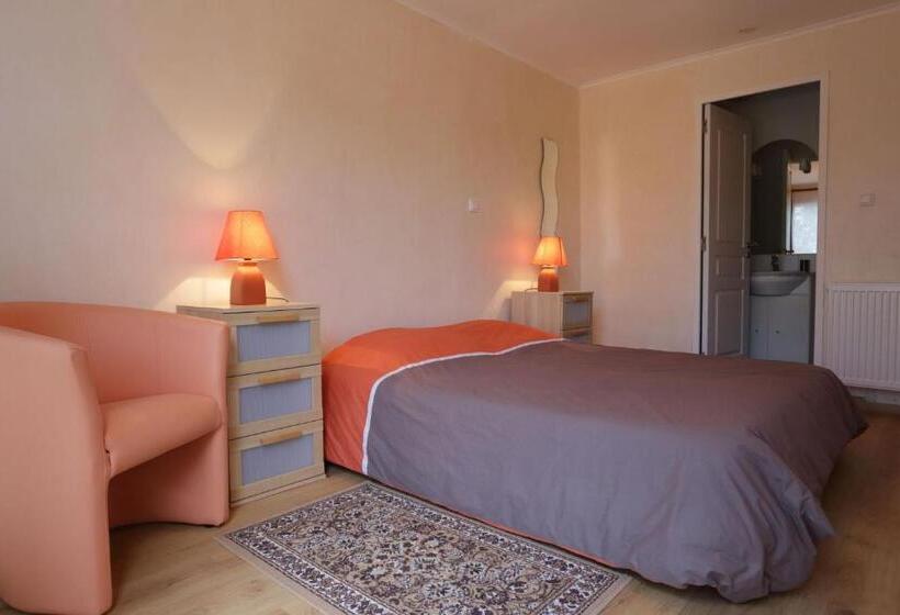 Bed and Breakfast Les Tours De Bombel