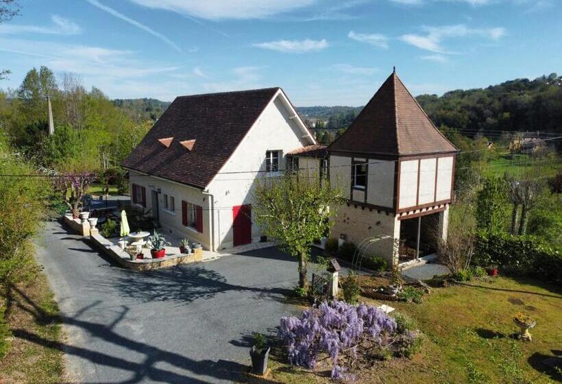 مبيت وإفطار La Bayardine