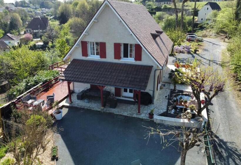 مبيت وإفطار La Bayardine