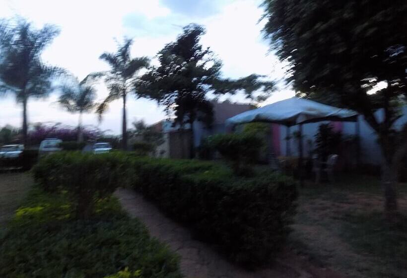 تختخواب و صبحانه R & R Gardens