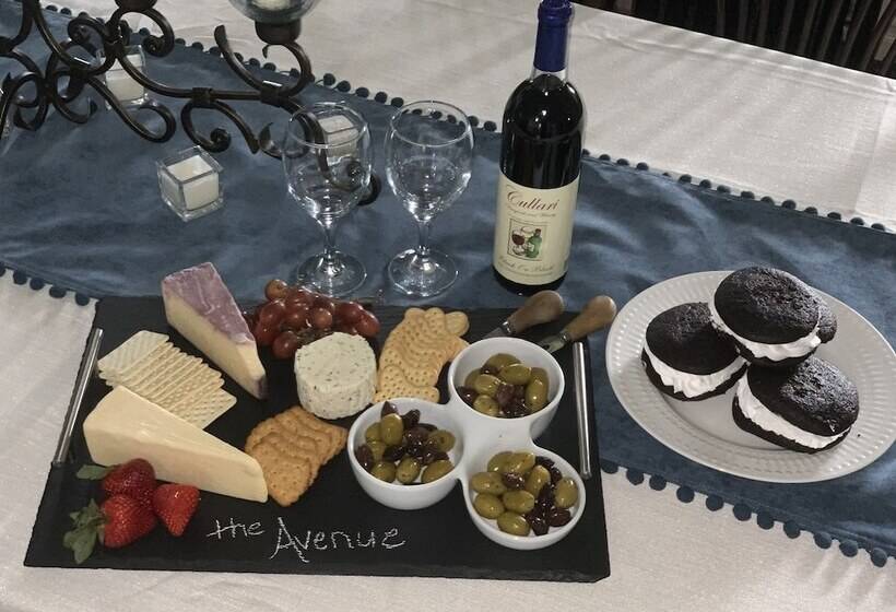 צימר The Avenue Guesthouse And Gallery