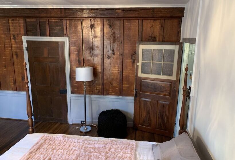 צימר The Avenue Guesthouse And Gallery