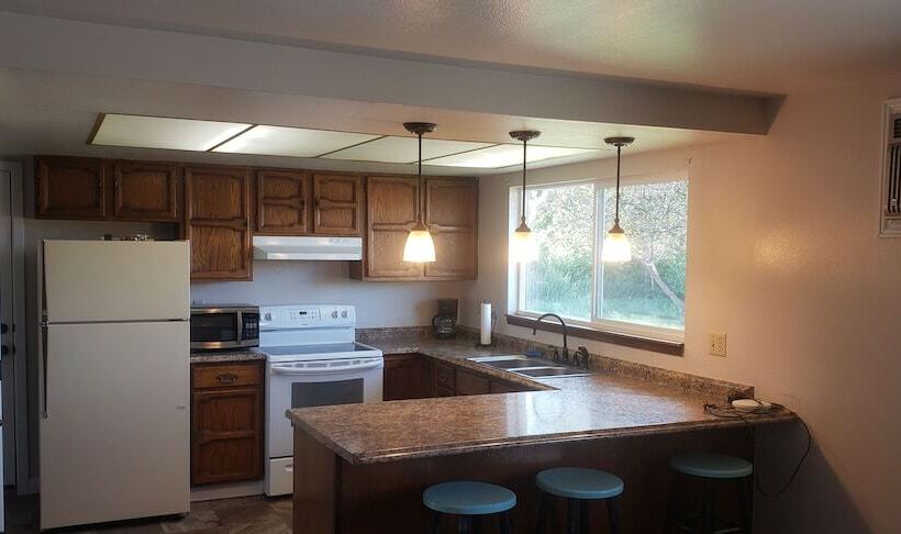 Bryce Valley Lodging