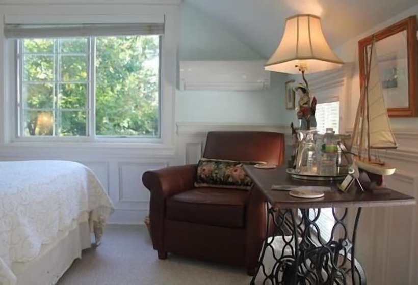 Captain David Kelley House Bed & Breakfast