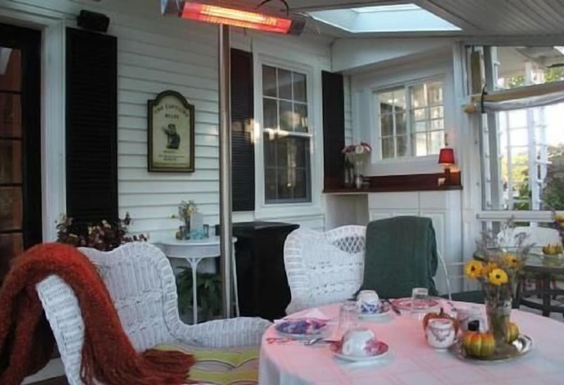 Captain David Kelley House Bed & Breakfast