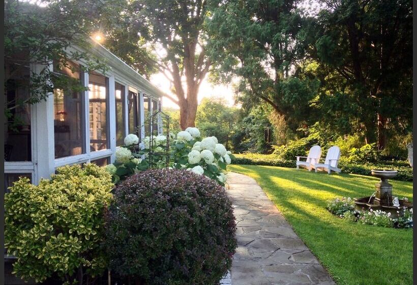 Captain David Kelley House Bed & Breakfast