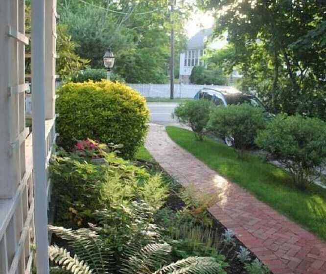 Captain David Kelley House Bed & Breakfast