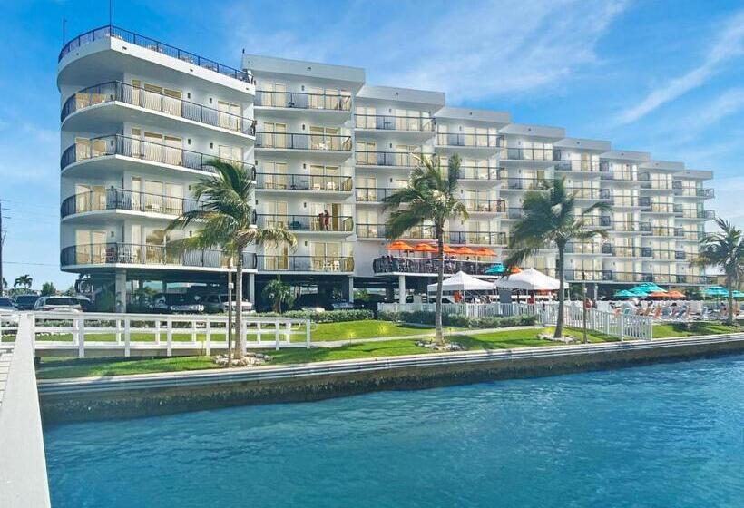 Fusion Resort Waterfront Suites