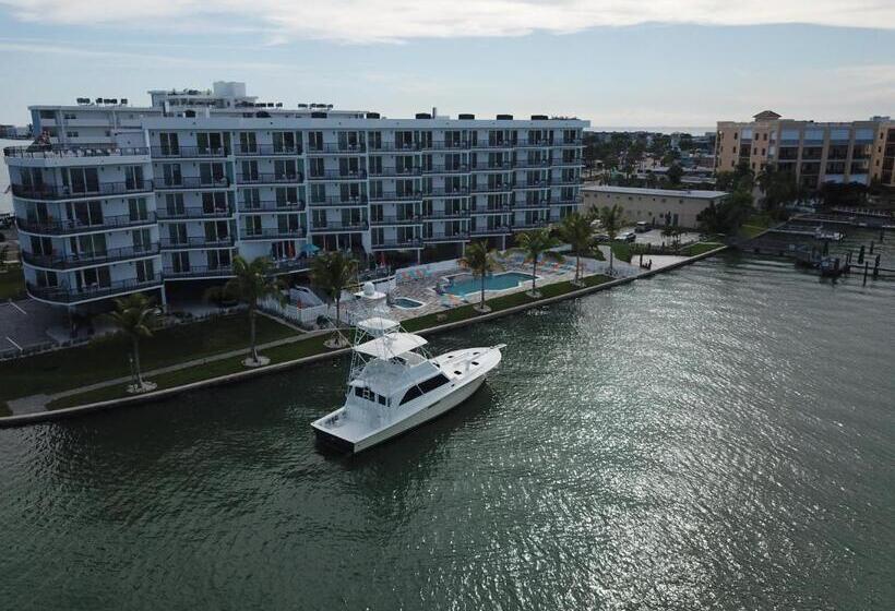 Fusion Resort Waterfront Suites