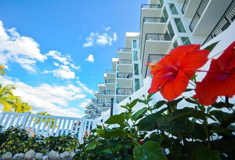 Fusion Resort Waterfront Suites