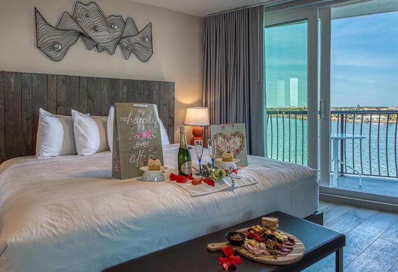 Fusion Resort Waterfront Suites