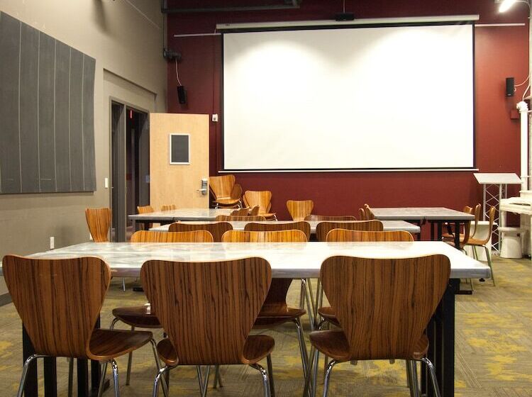 Hi Boston Hostel