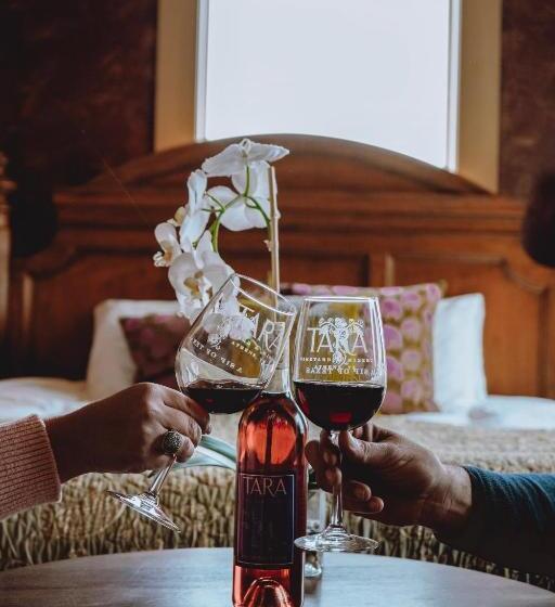 Хостел Tara Vineyard & Winery Estate