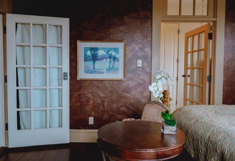 Хостел Tara Vineyard & Winery Estate