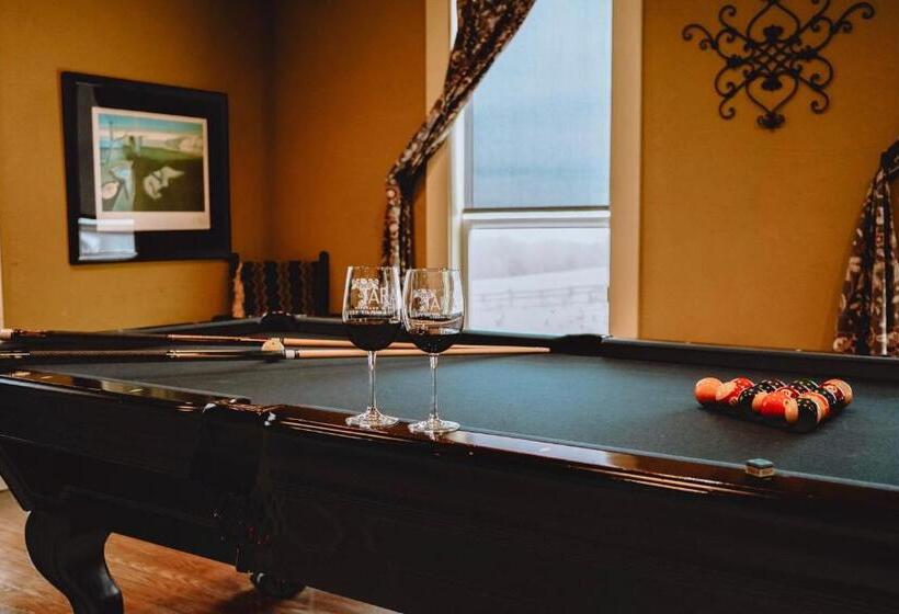 Хостел Tara Vineyard & Winery Estate