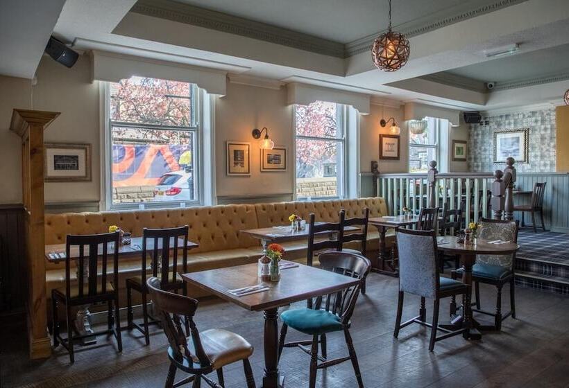 פונדק The Black Hat