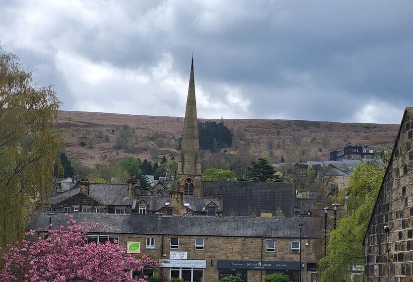 פונדק The Black Hat