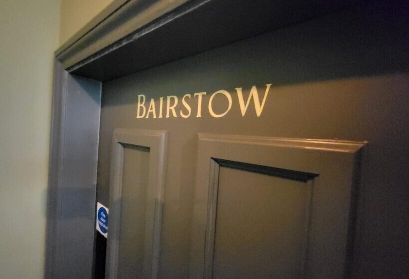 פונדק The Black Hat