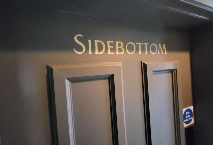 פונדק The Black Hat